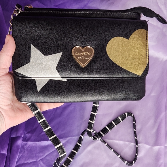 BETSEY JOHNSON star & heart black crossbody - Picture 6 of 6